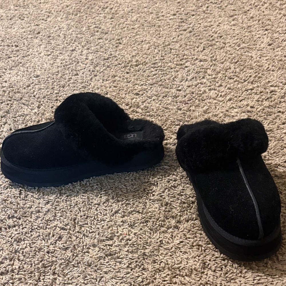 UGG Black Suede Slippers with Fur Lining worn a couple of times!